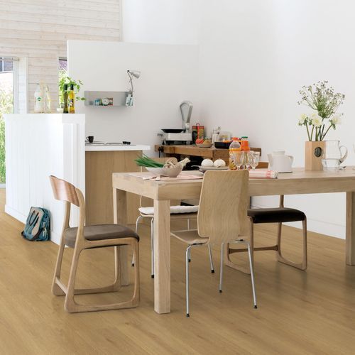 Clix Plus Laminate Flooring in Honey Oak