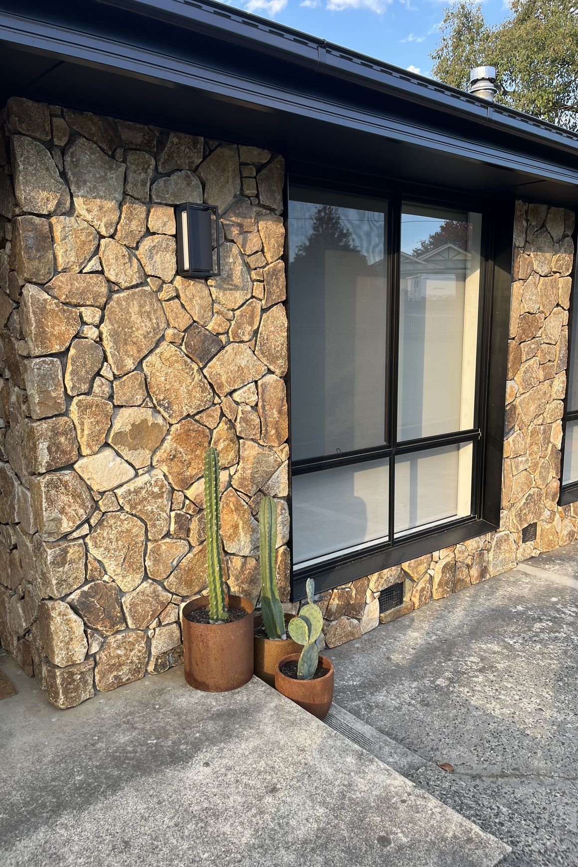 Loose Random Macedon Wall Cladding