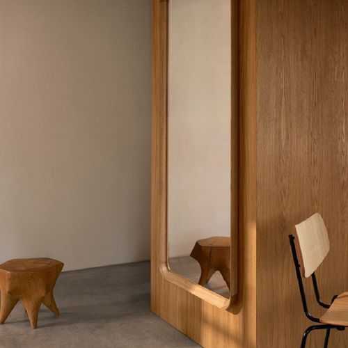 VLA62 Radio House Mirror