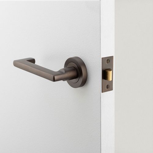 Iver Baltimore Return Door Lever Handle on Round Rose