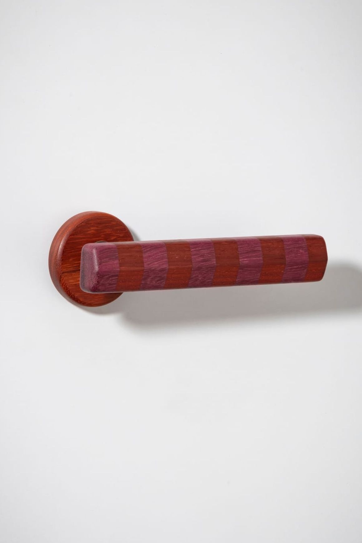 Straight Streaker Door Lever - Round Rose