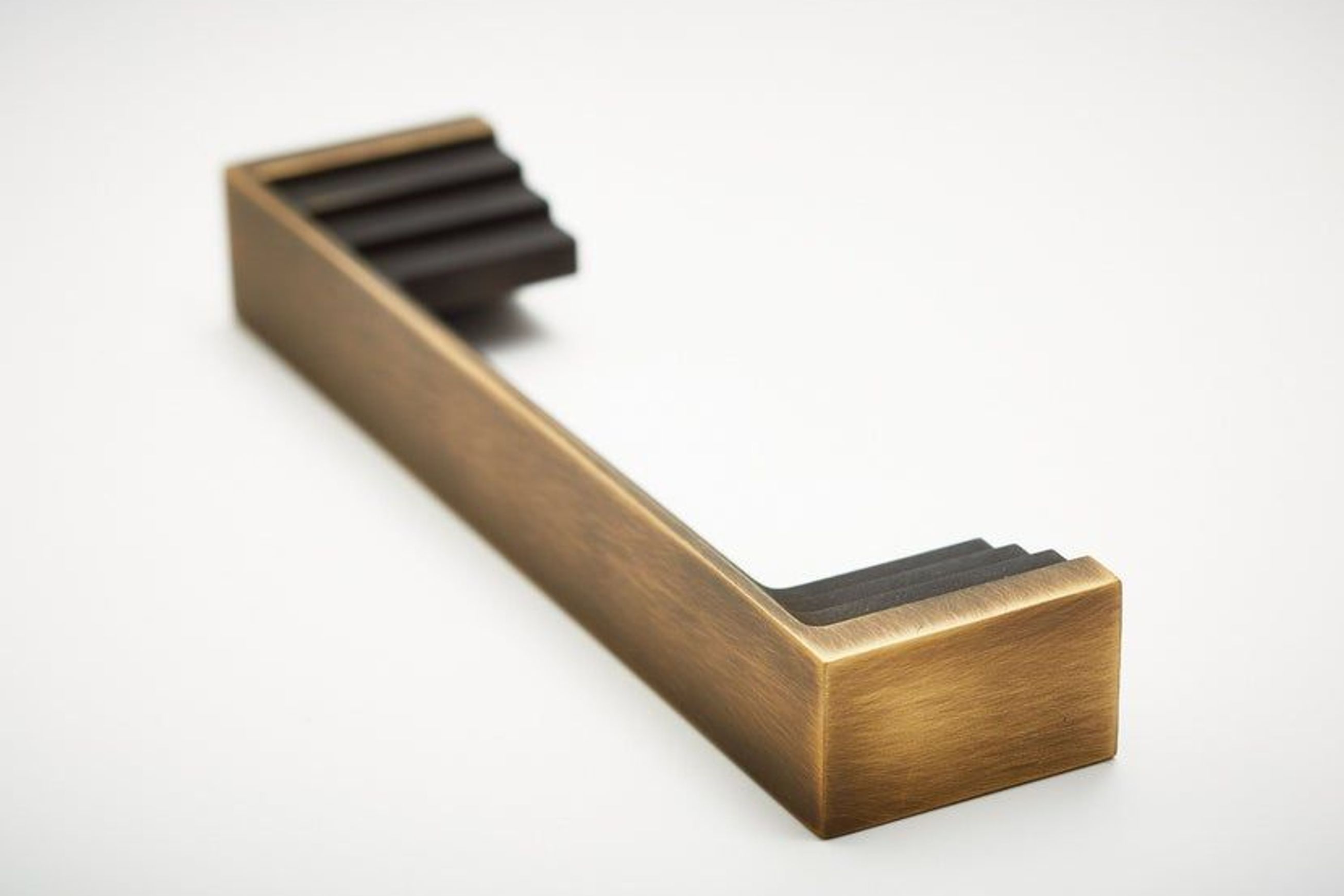 Step 01 Cabinet Handle / Drawer Pull