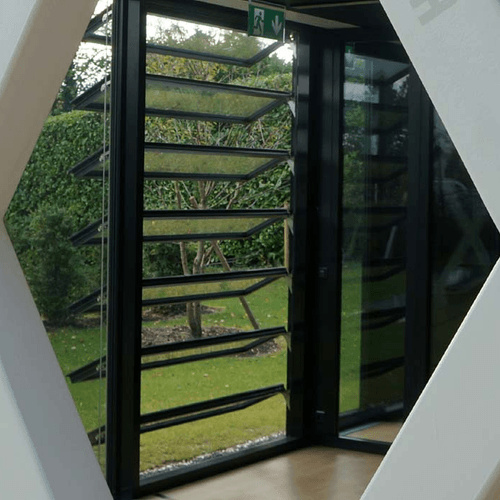 Aeras EAL – Large Format Glass Louvre System