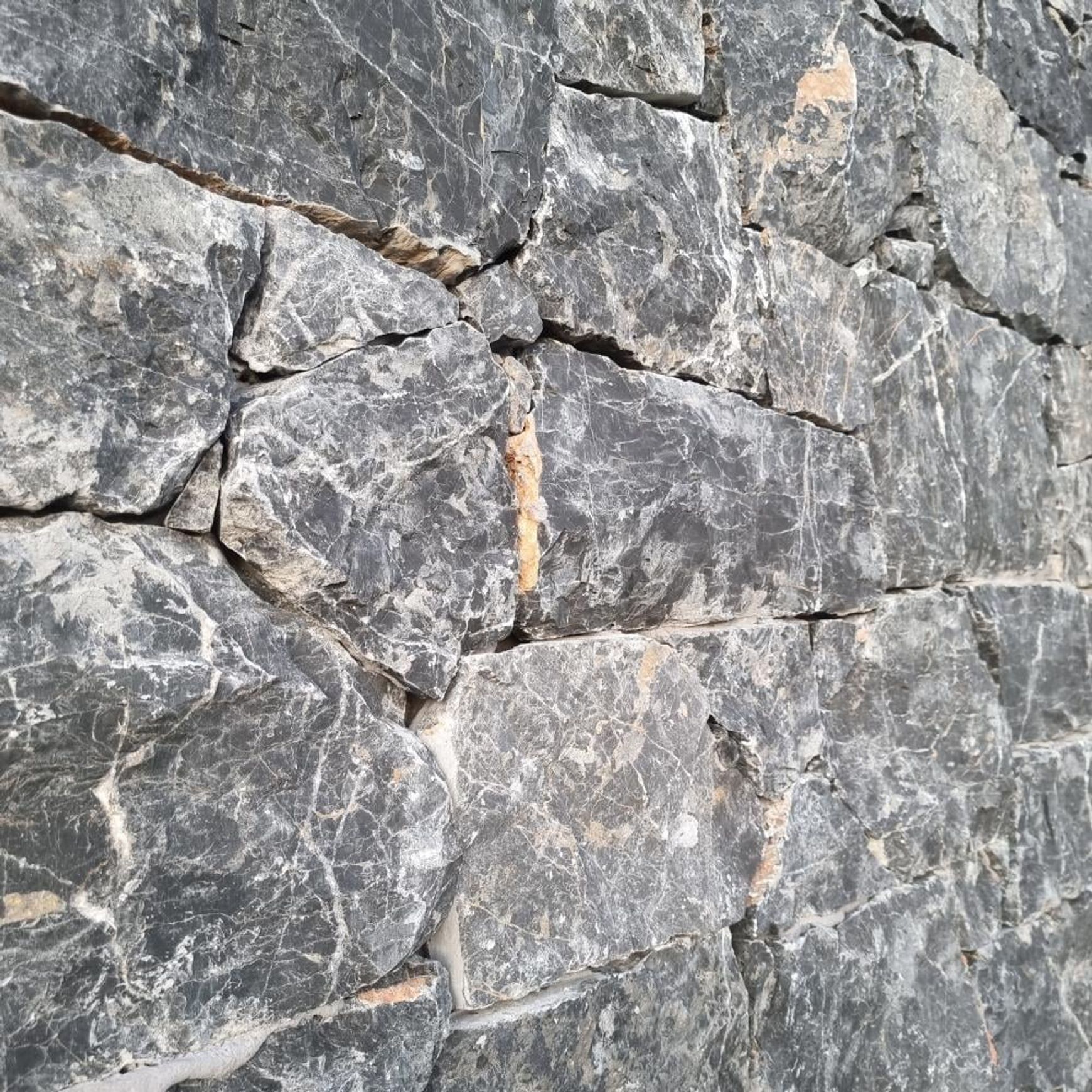 Kamari Random Wall Cladding