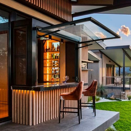 Automated Strut Servery Window