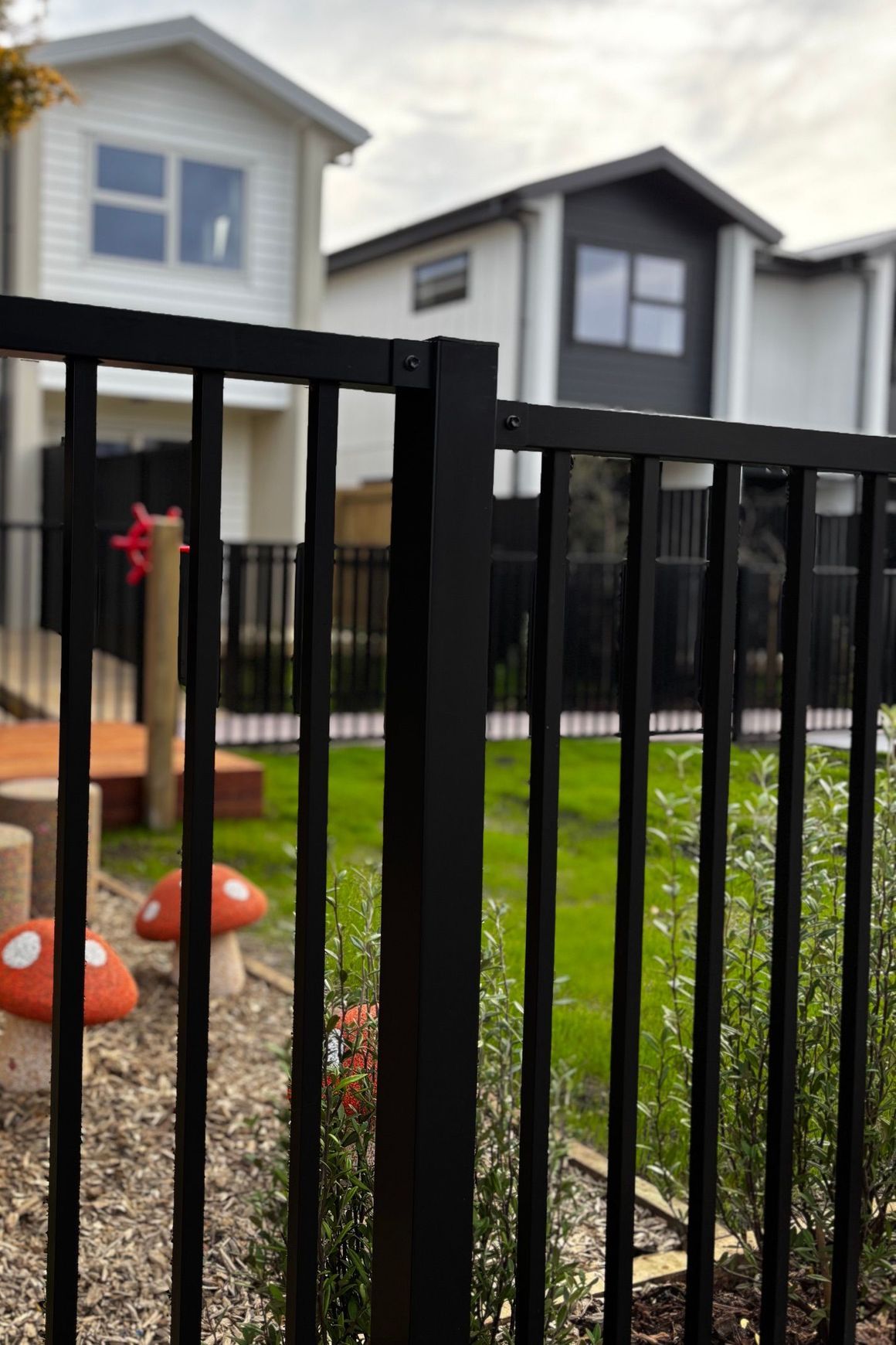 Mako Swim Fence