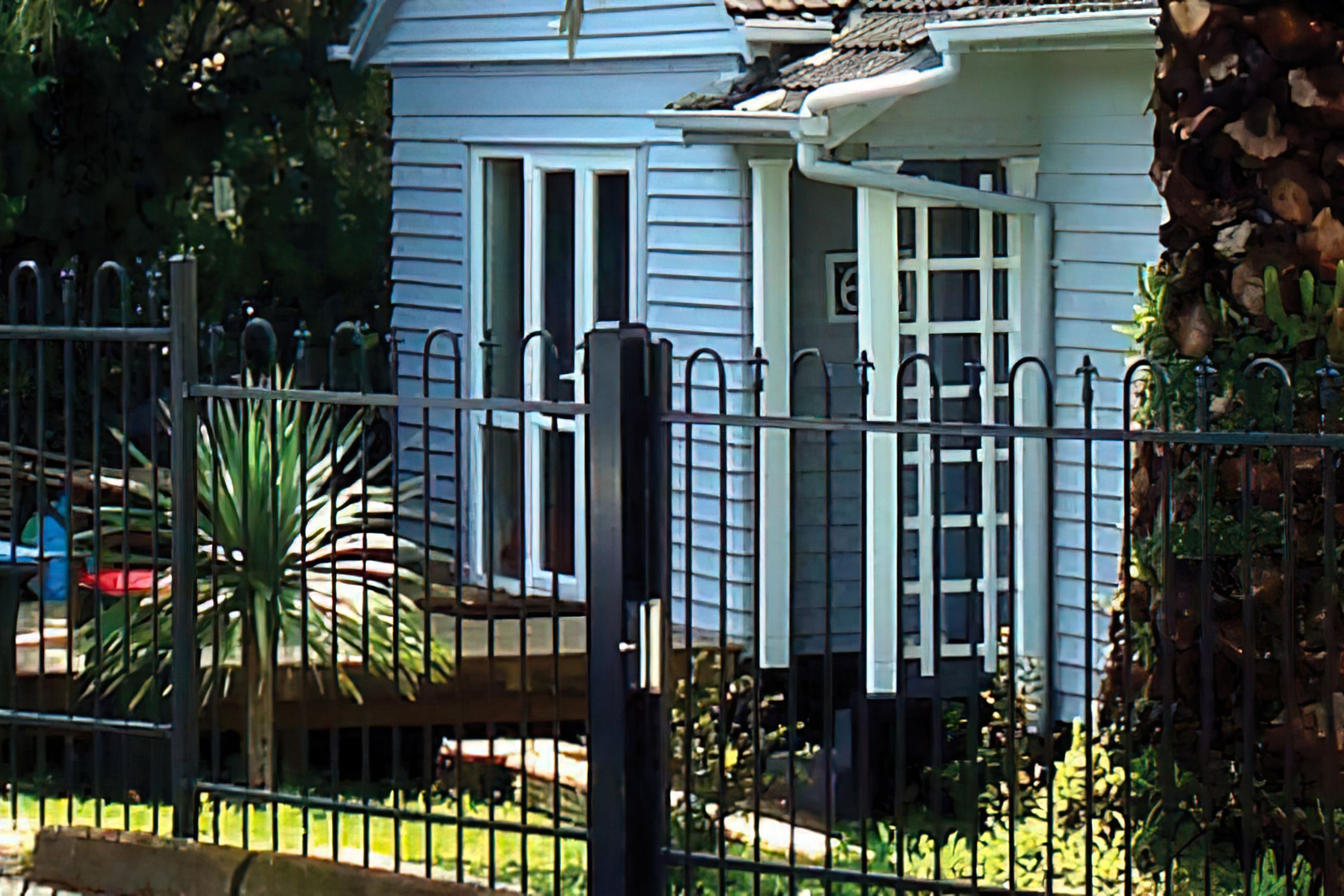 Tudor - Tubular Garden & Residential Fence