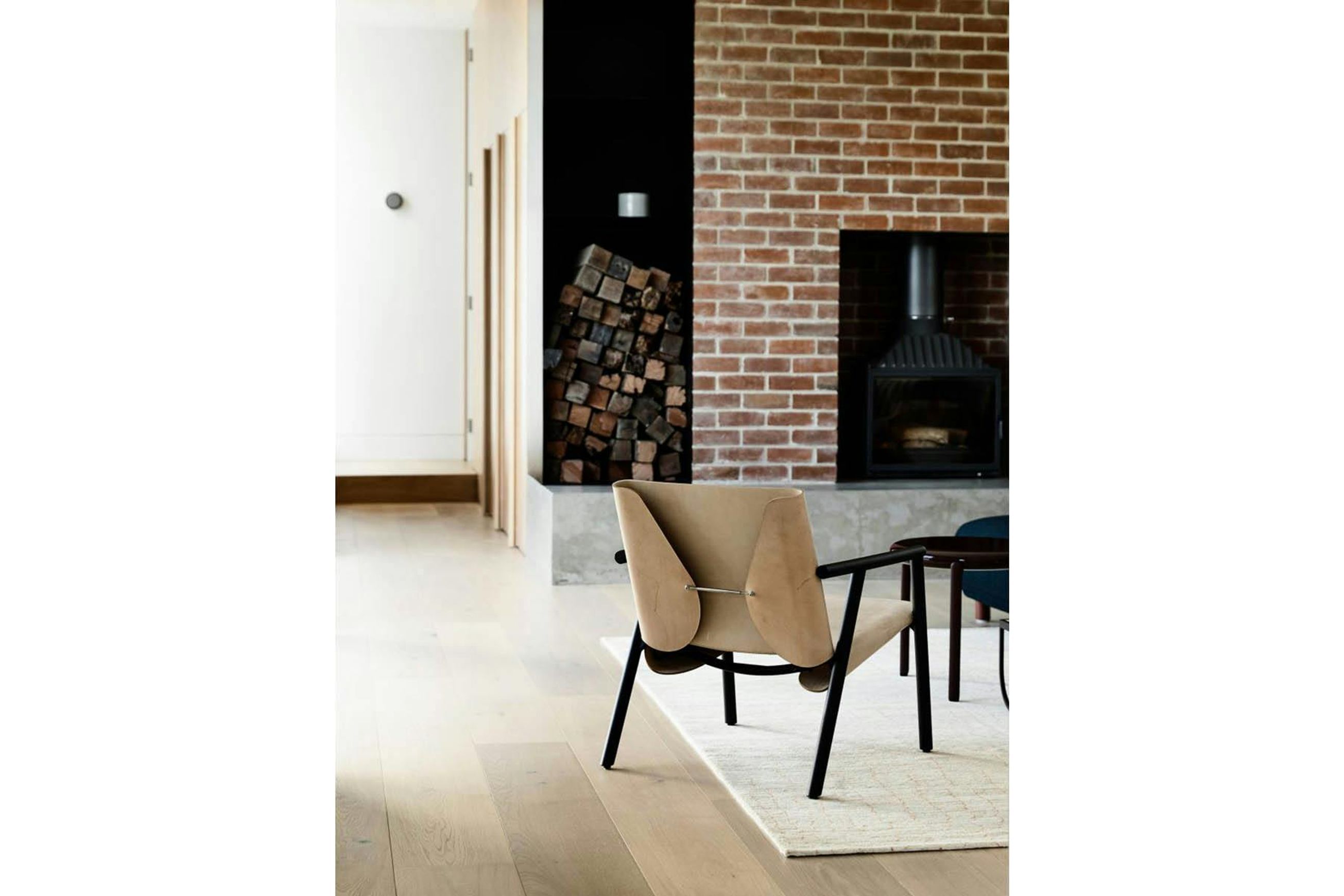 1085 Armchair