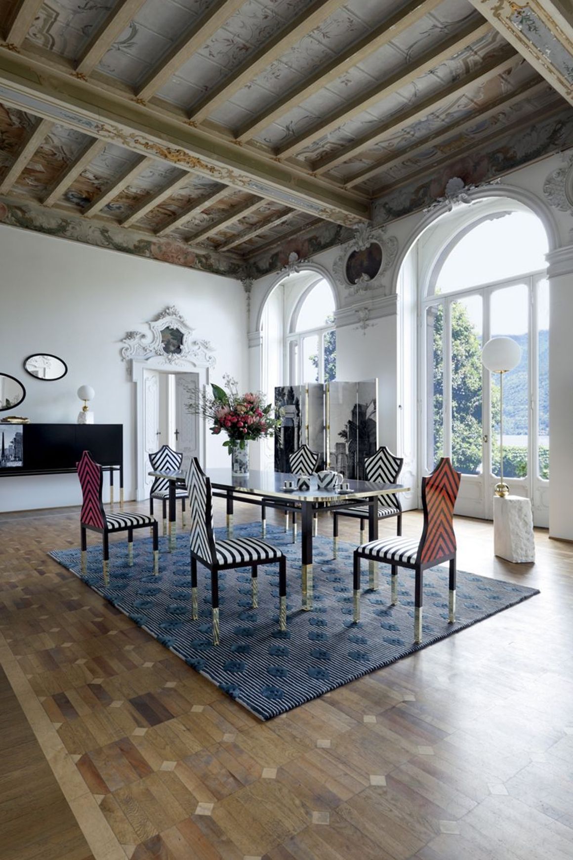 Maison Lacroix Large Screen