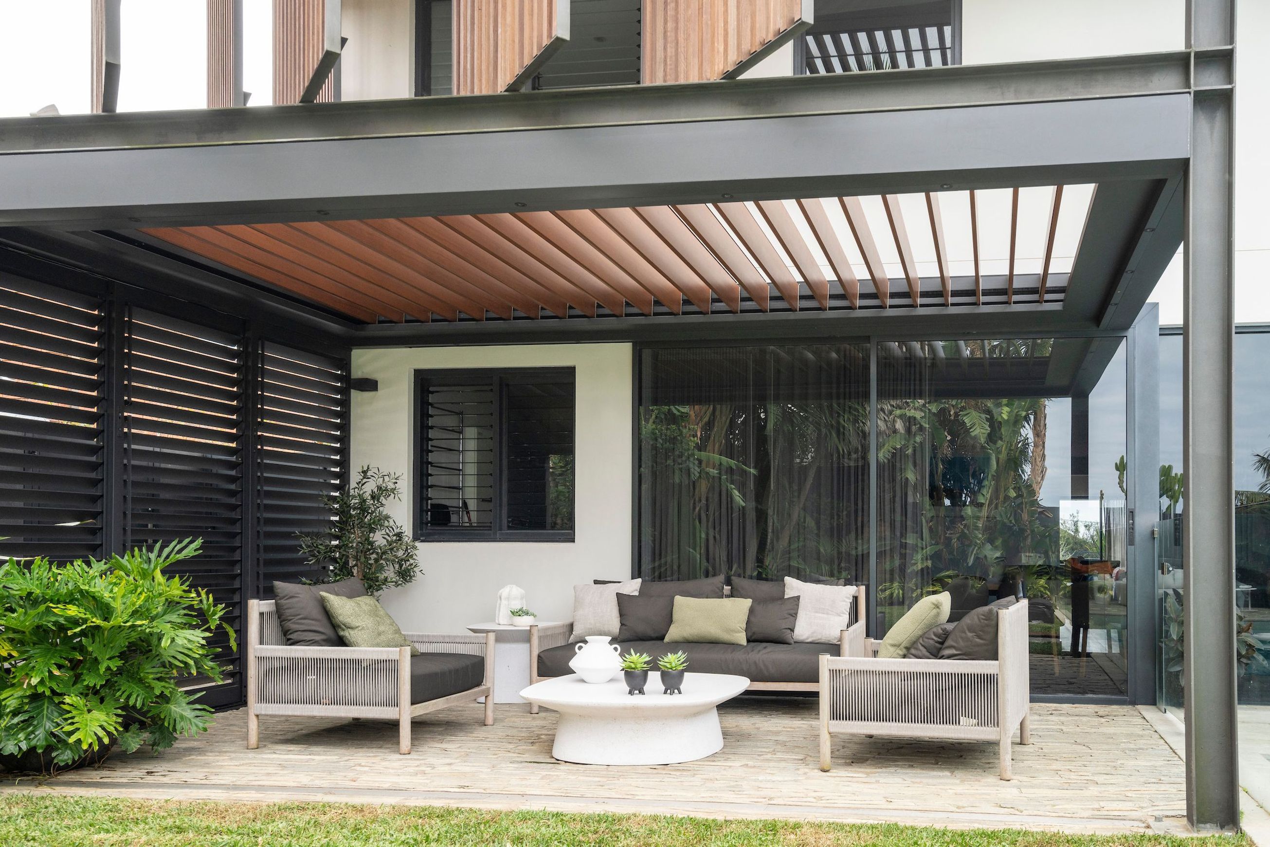 220/35 Slimline Roof Louvre for Opening & Retract Roofs