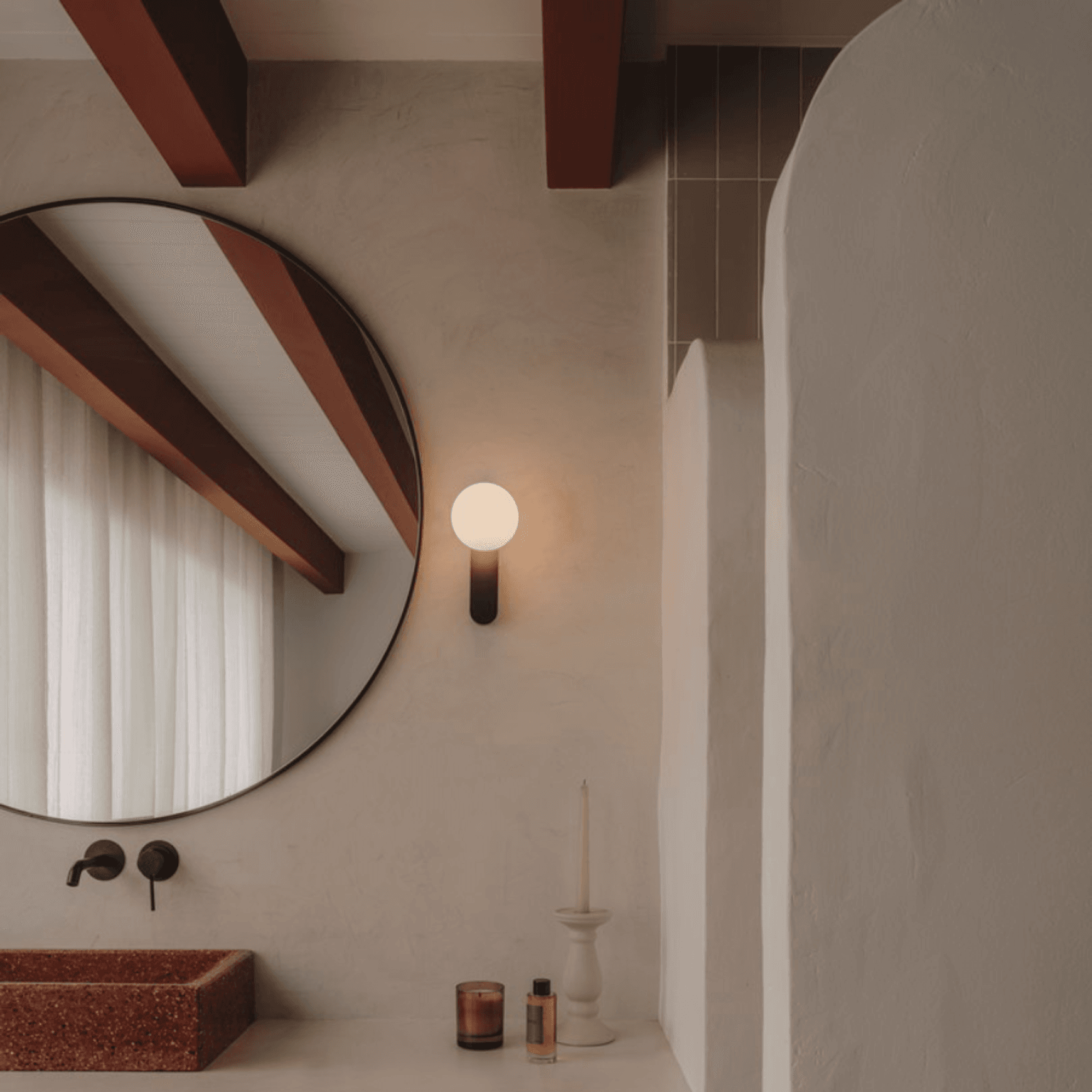 Pearl 1 Light Wall Light in Black
