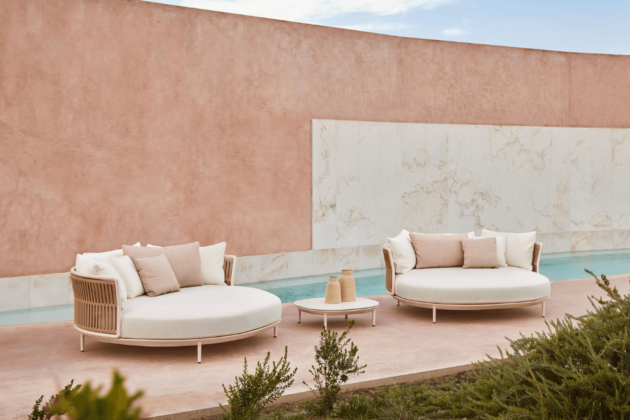 Amba Daybed - Woven