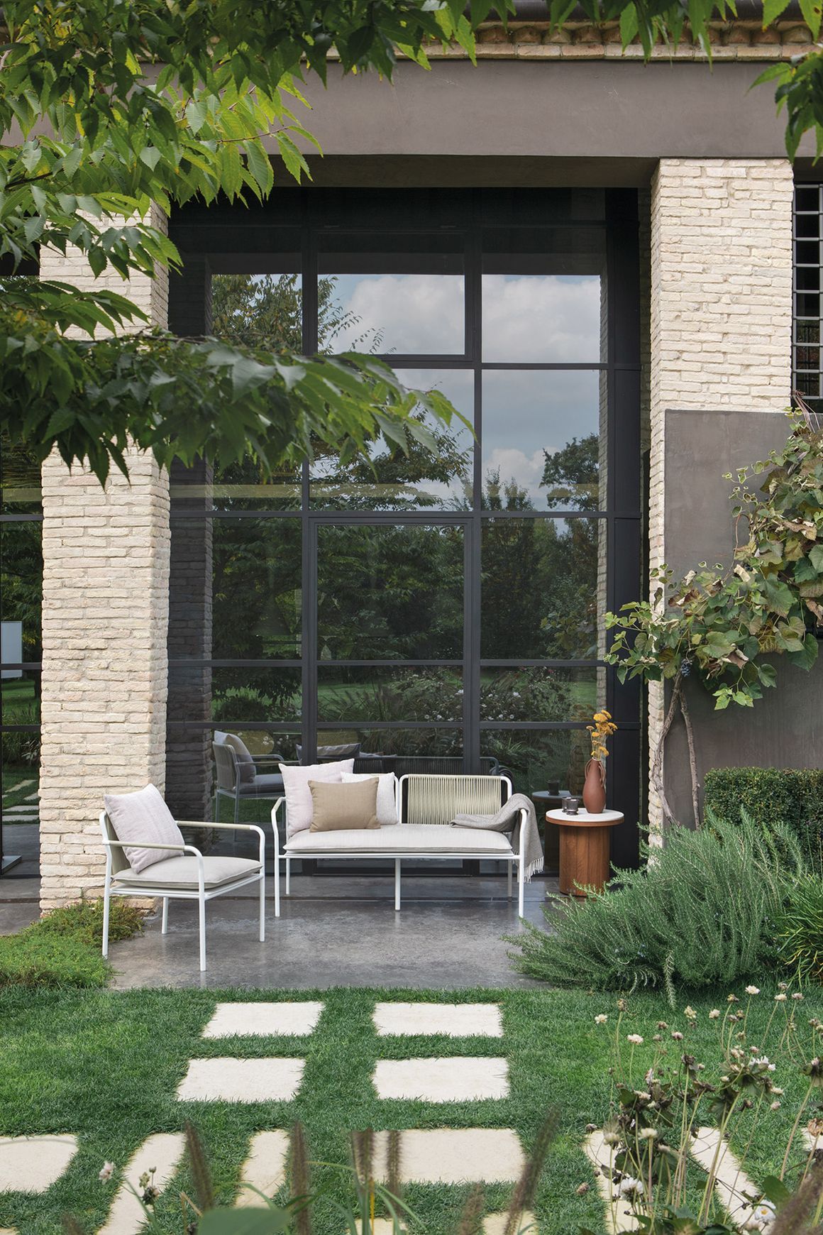 Air Outdoor Sofa by Atmosphera