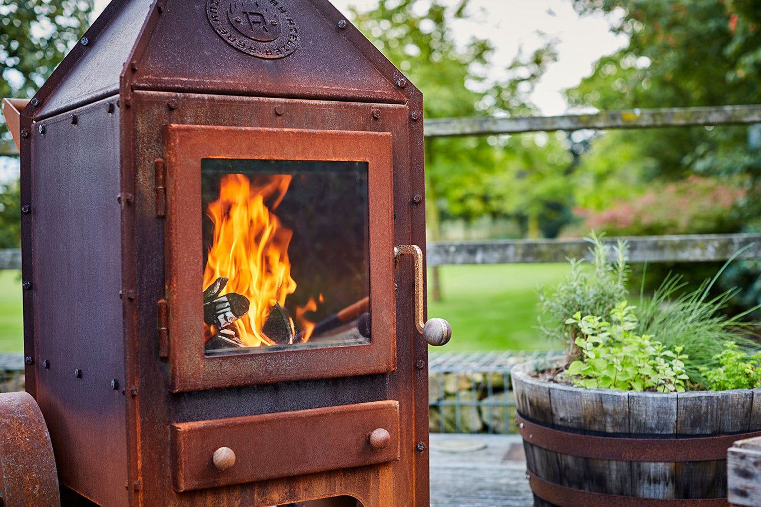 RB73 Bijuga Outdoor Fire