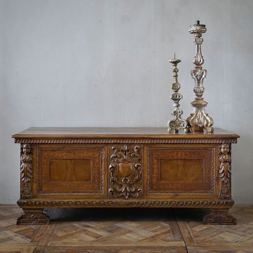 Italian 17th Century Blond Walnut Cassone Chest