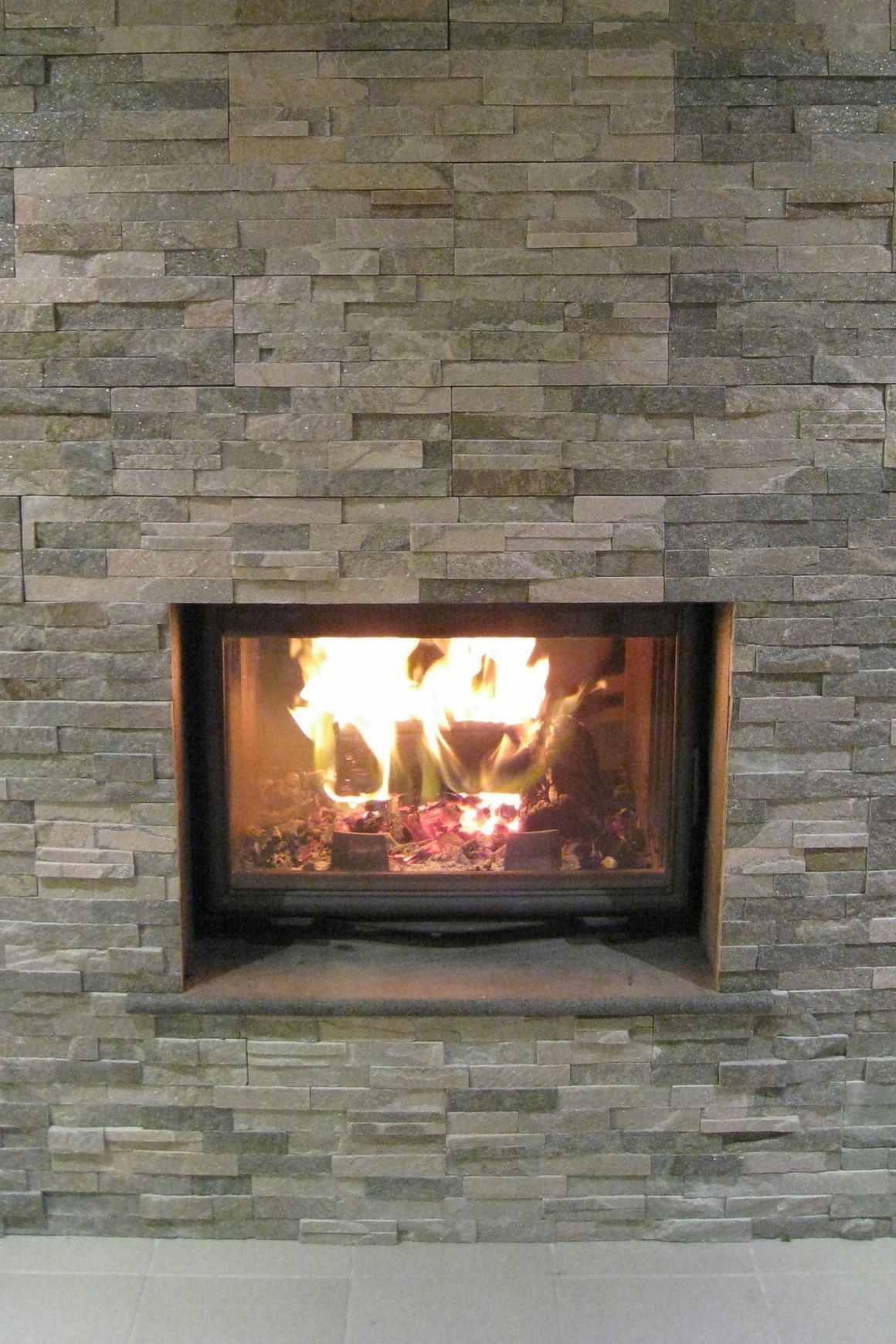 Cheminee Chazelles CDF800R Radiant Wood Fireplace