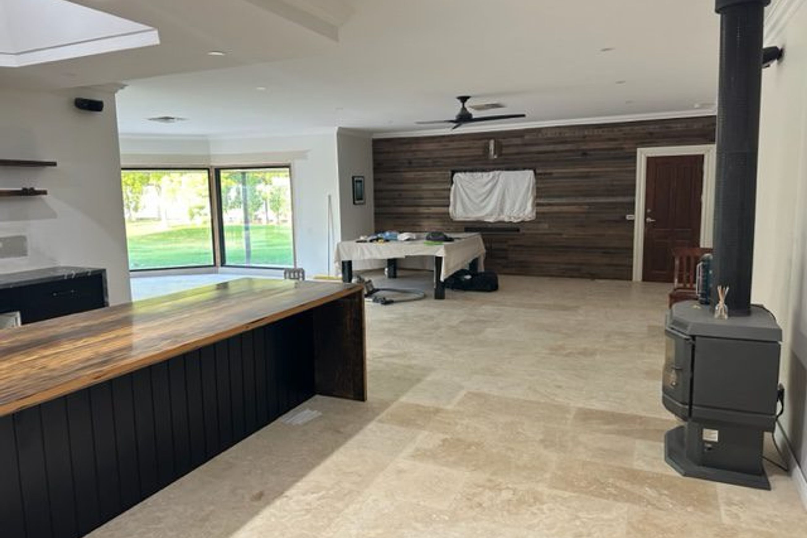 Tuscan Cross Cut Filled & Honed Travertine Tiles