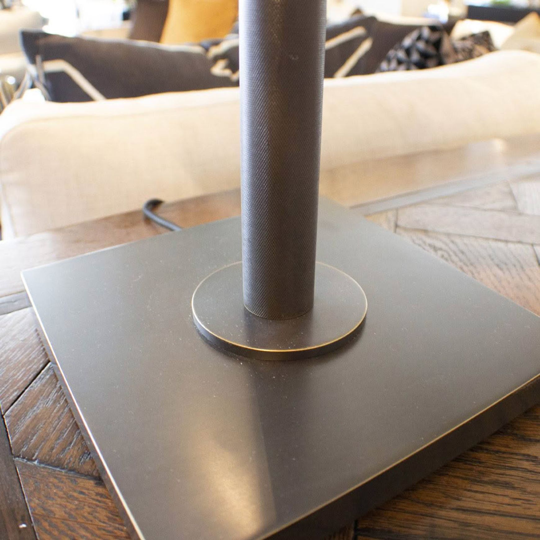 Tz - Chamonix Table Lamp - Knurled Bronze