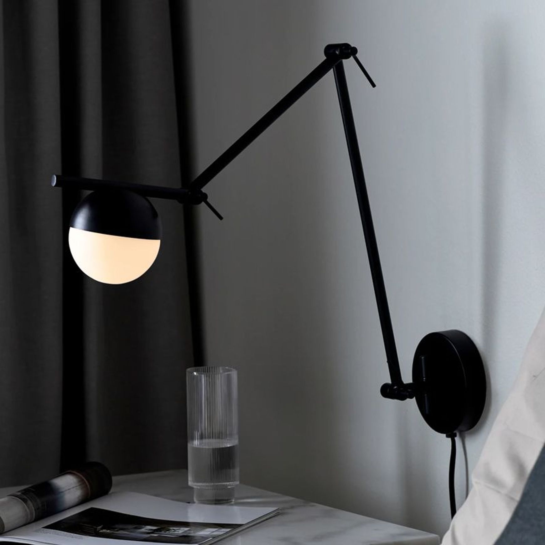 Contina Wall Light