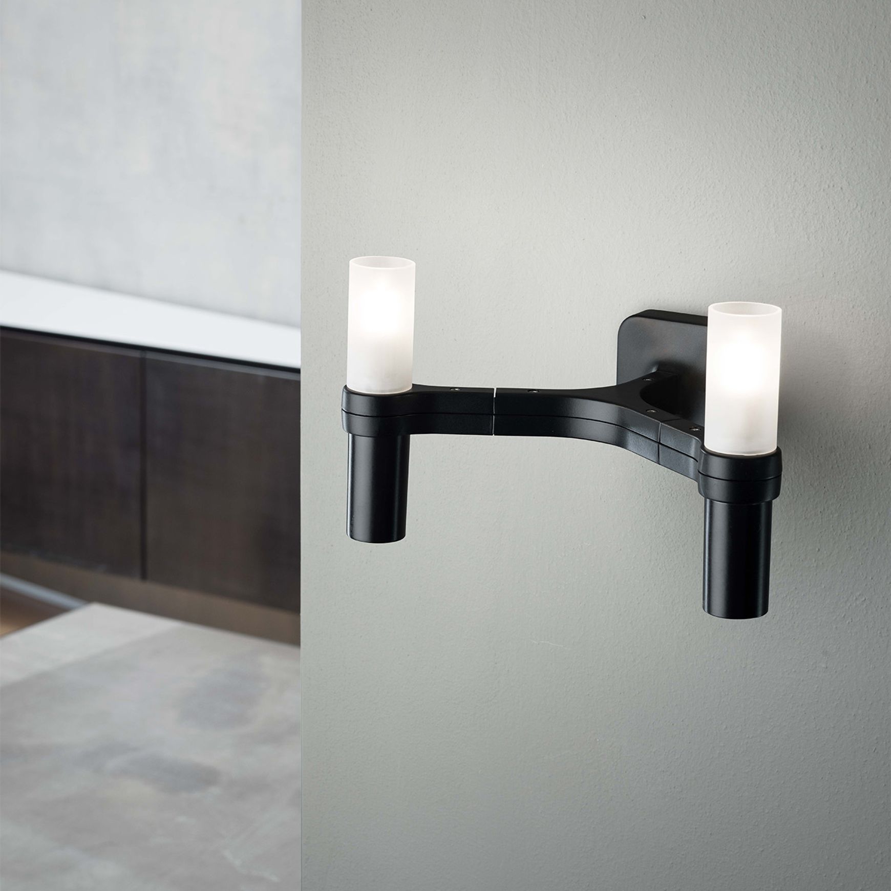 Crown Wall Light