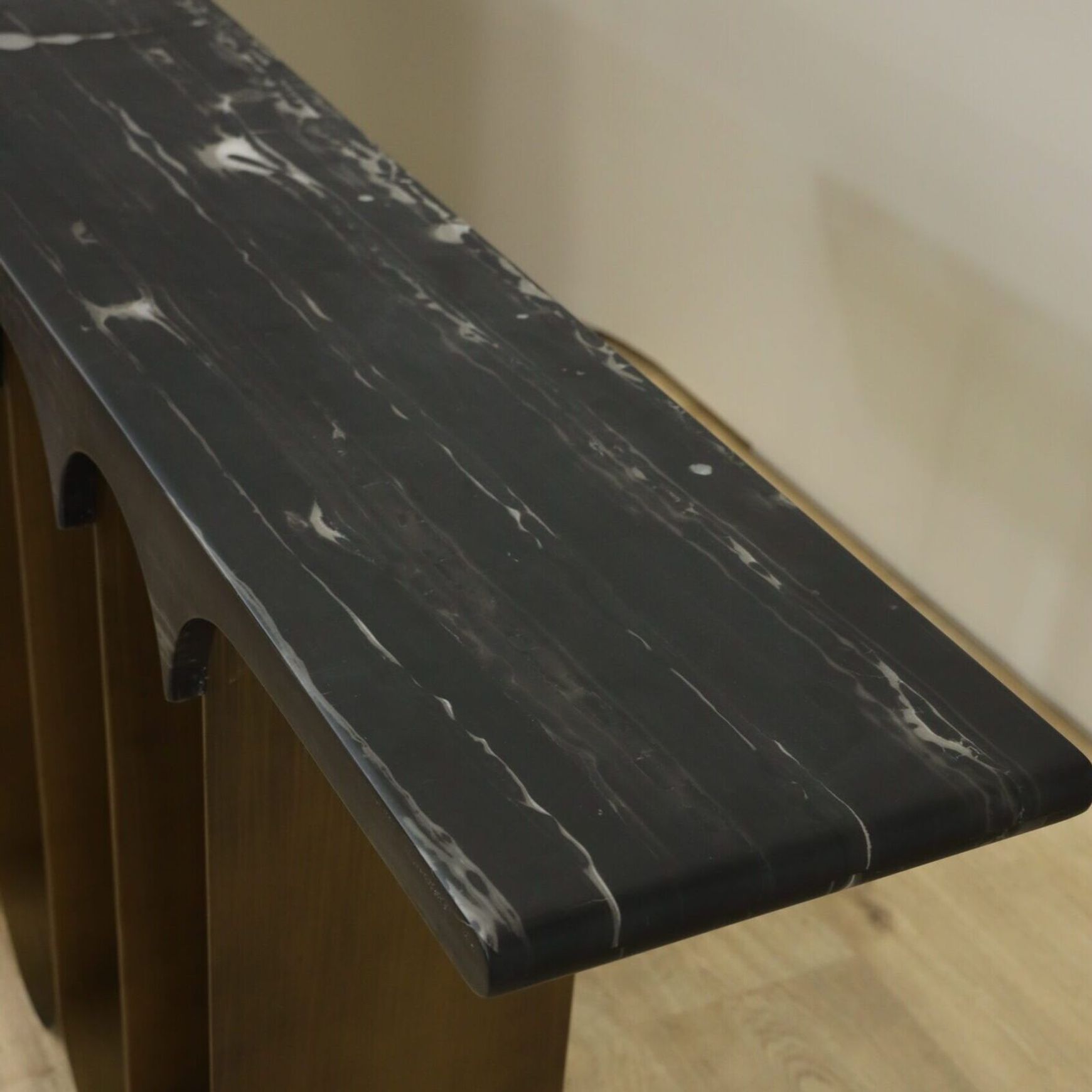 Eclipse Console Table