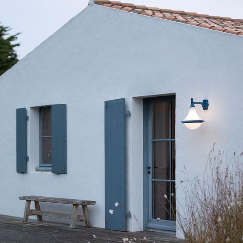 Dallas Model 4 Outdoor Wall Light