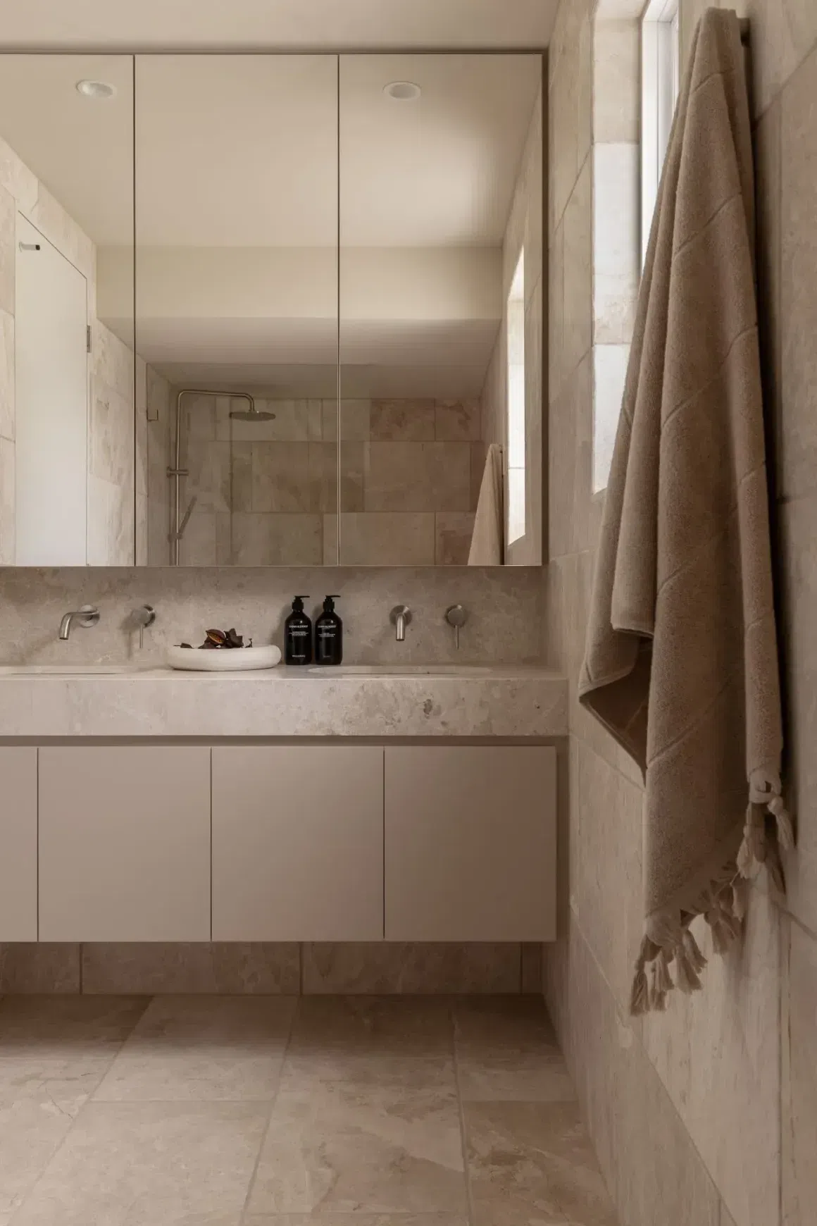 Papillon Tumbled Limestone Tiles