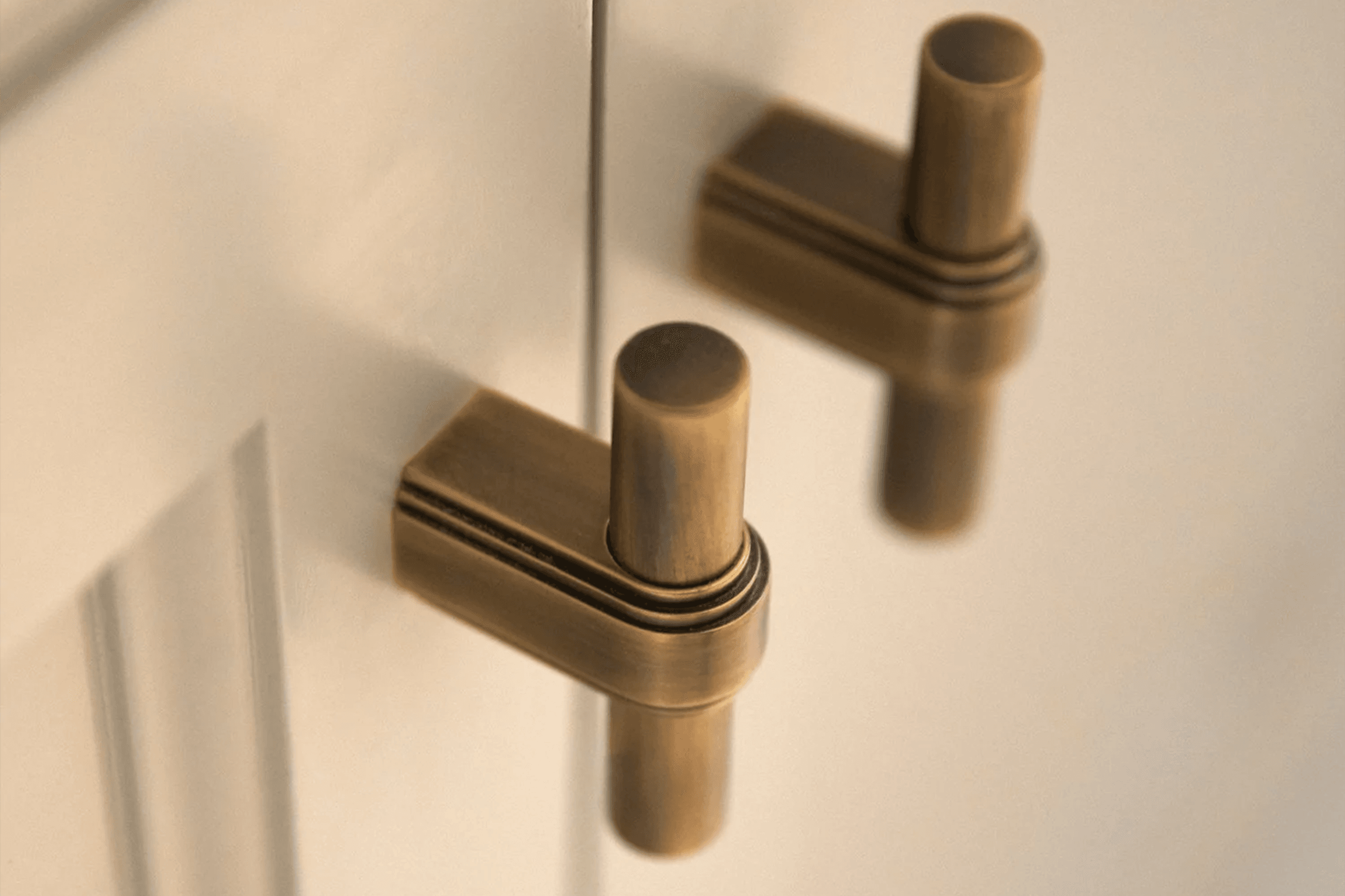 Armac Martin - Gaumont T-Bar Cabinet Pull