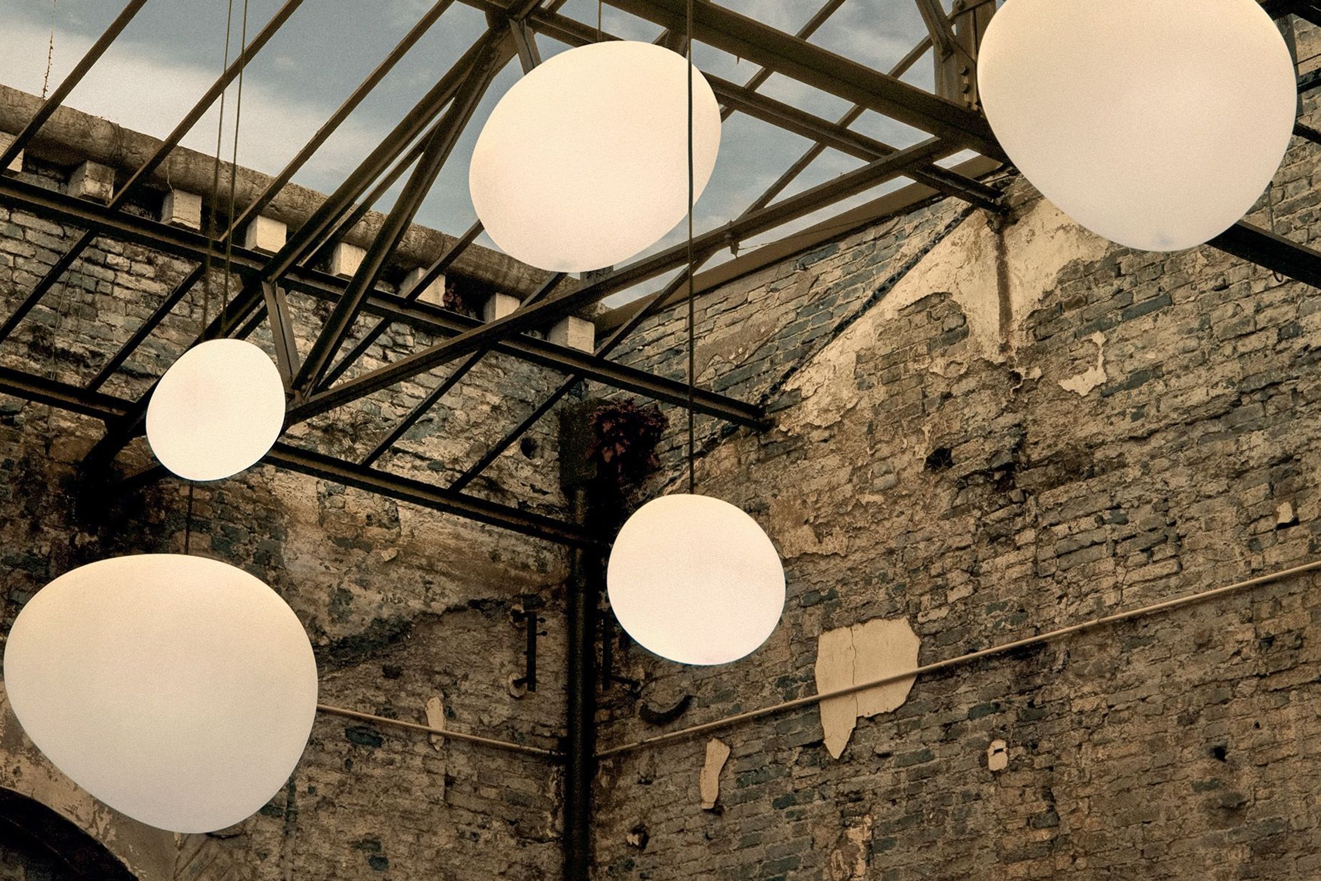 Outdoor Gregg Grande Suspension Lamp - Polyethylene