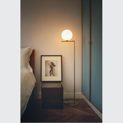 IC F2 Floor Lamp