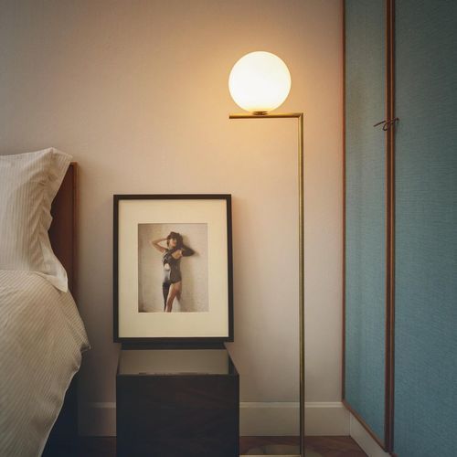 IC F2 Floor Lamp