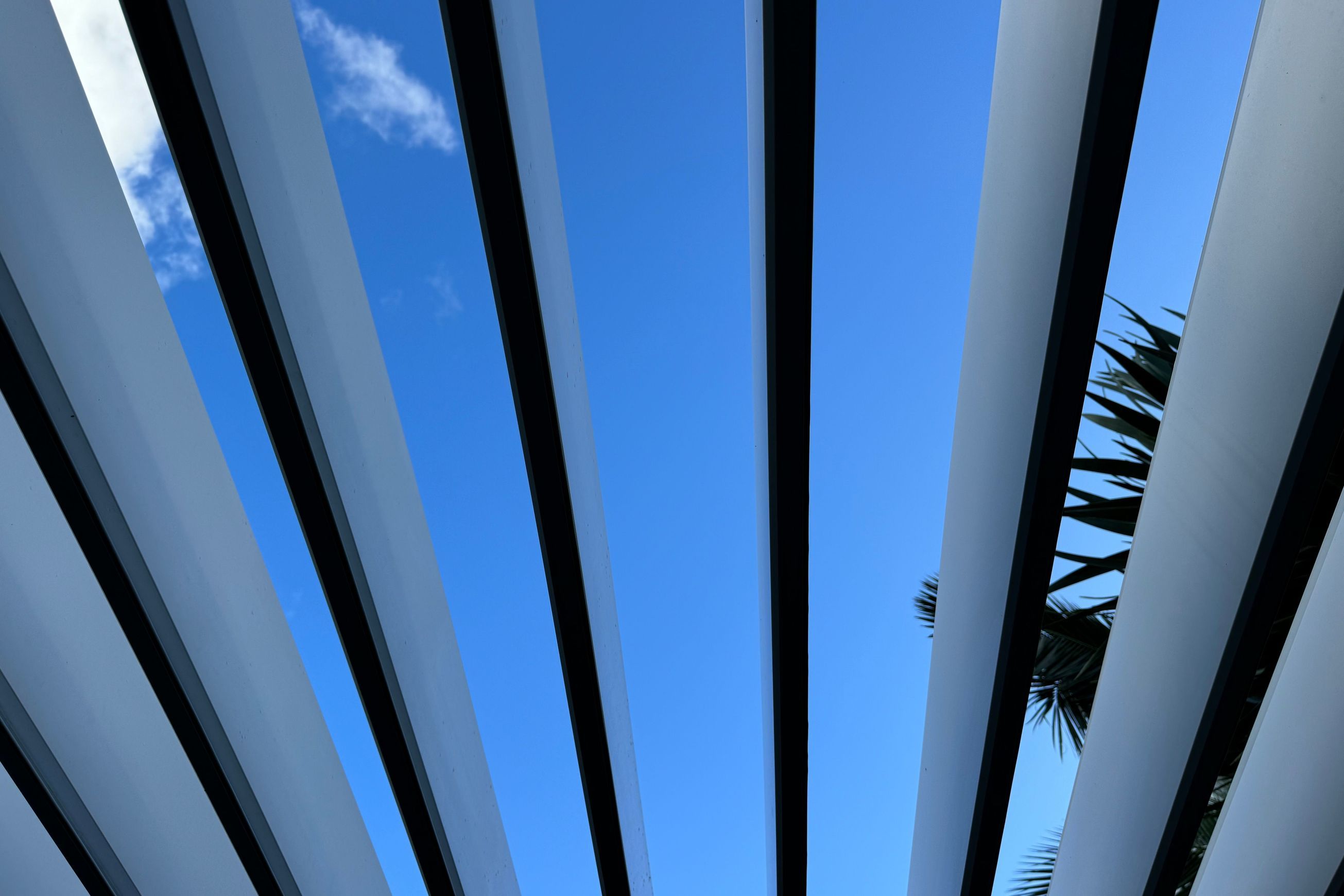 220/35 Slimline Roof Louvre for Opening & Retract Roofs