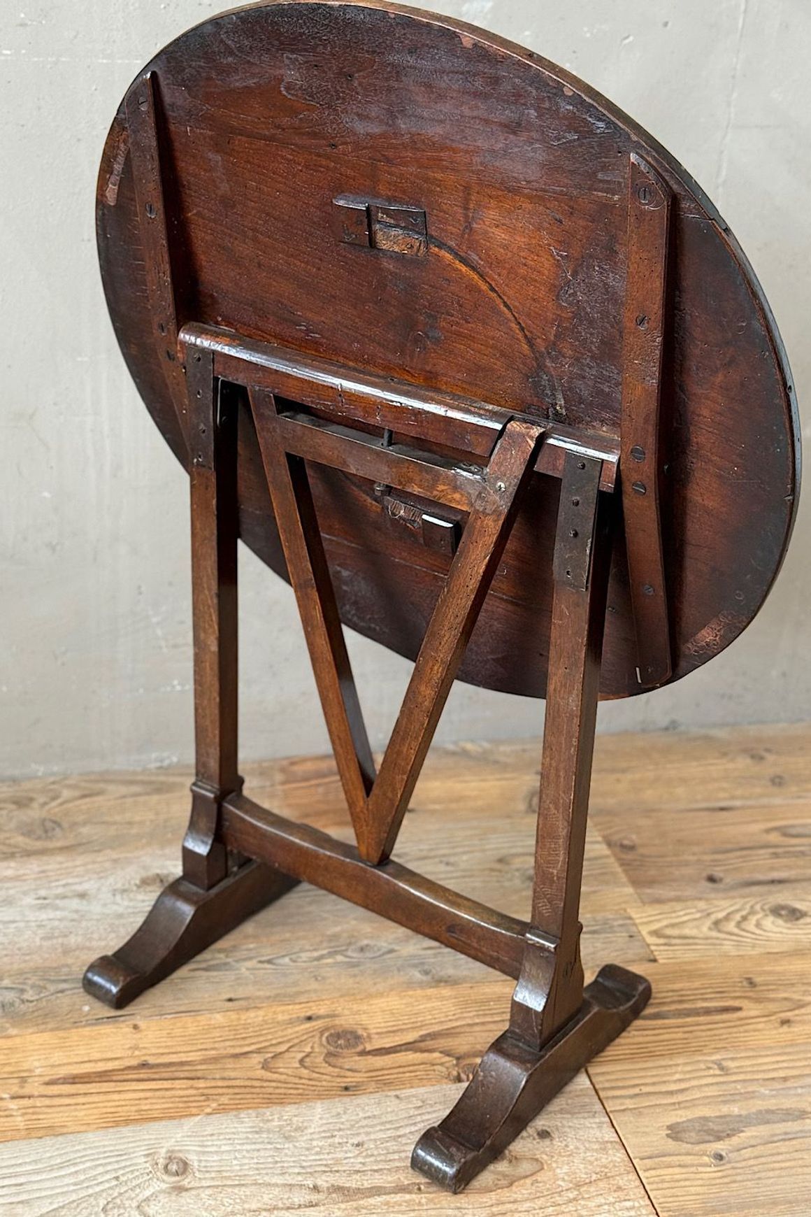 French Walnut Wine Harvest Table