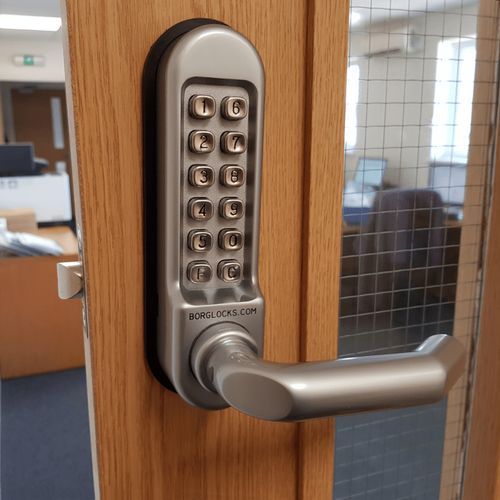 Borg Digital Door Lock Keyless Entry External Grade Polished Chrome BL5001MG