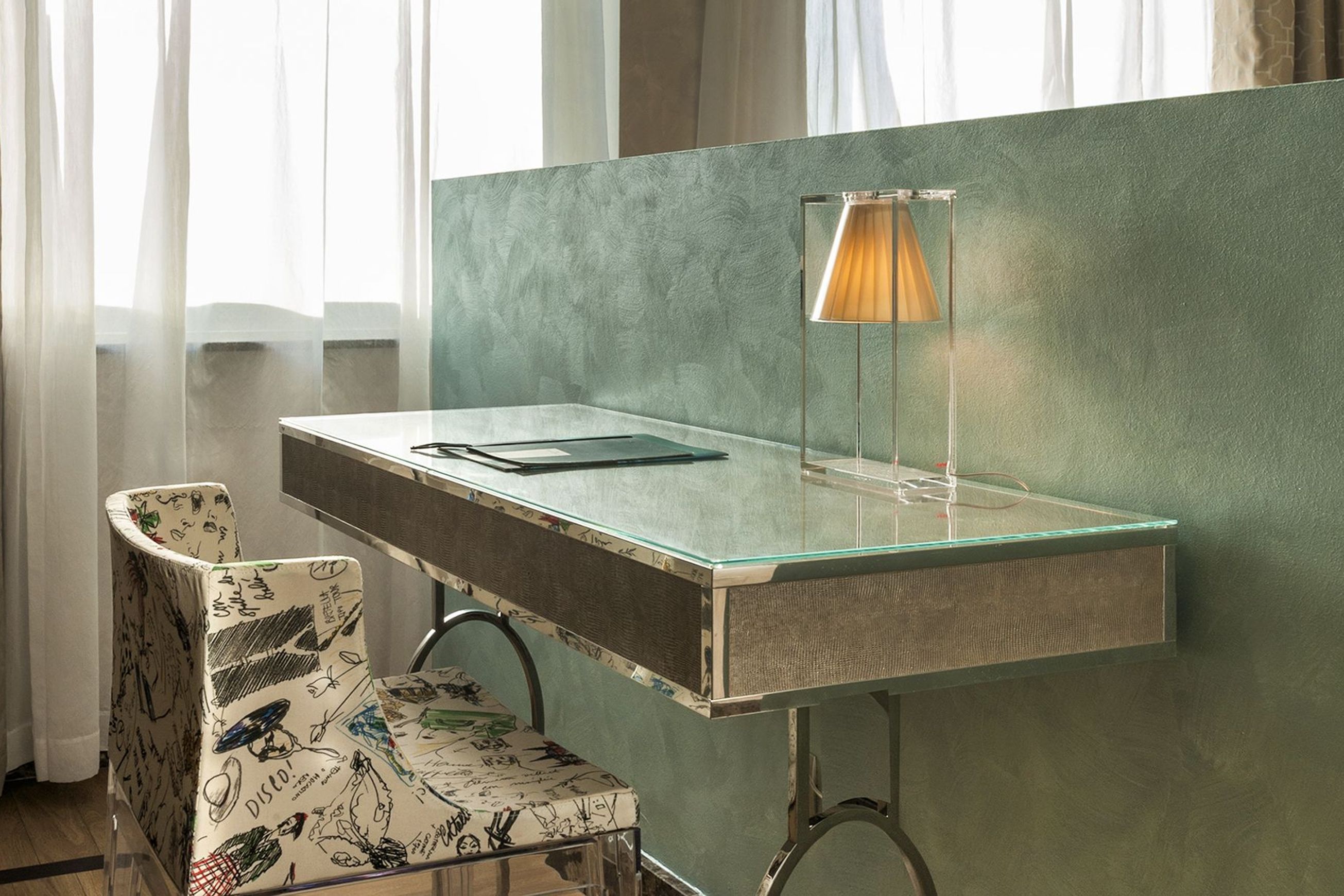 Light-Air Table Lamp