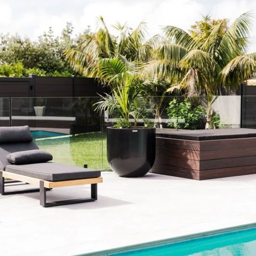 Lisbon 750 Planter