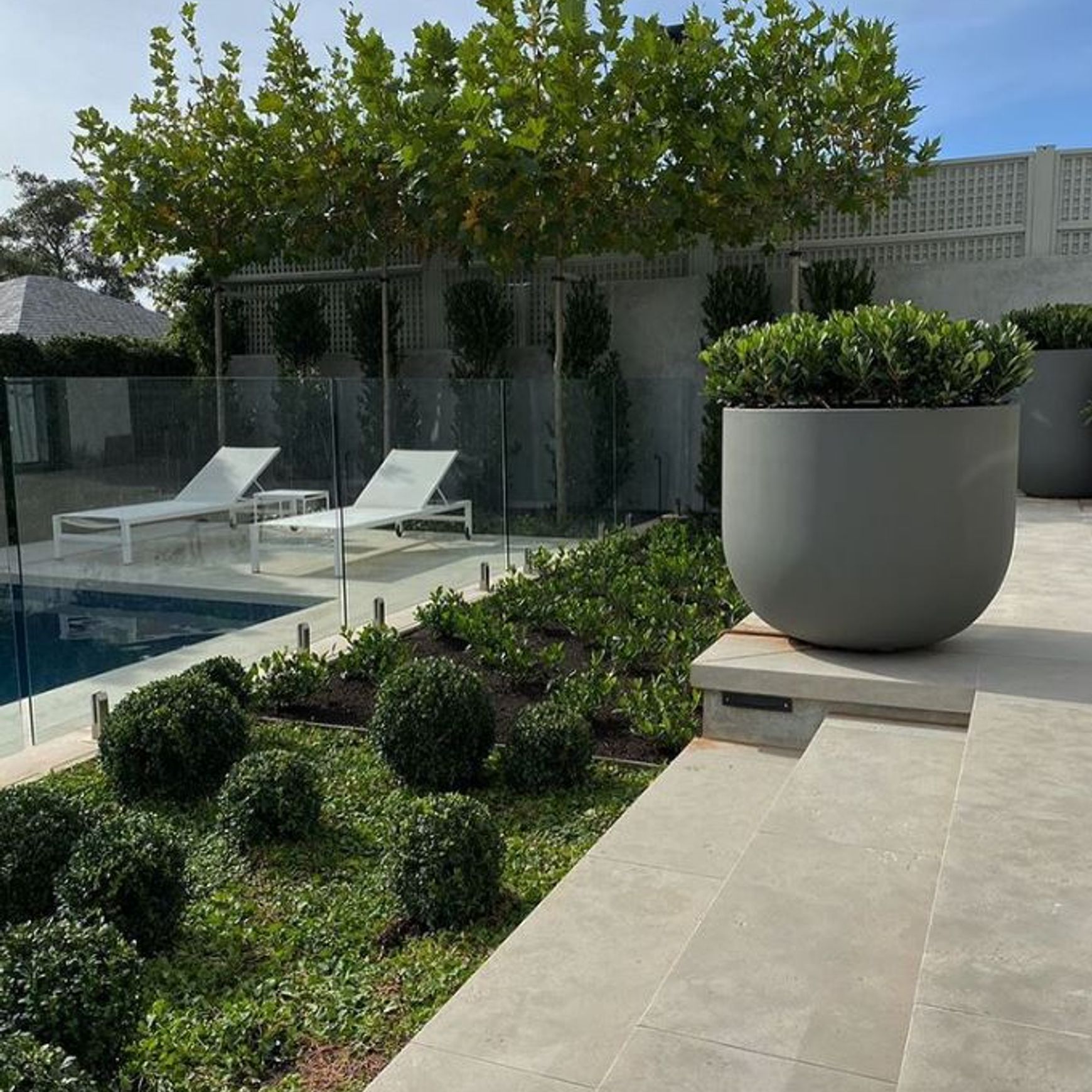 Maddison Tumbled Limestone Pool Coping