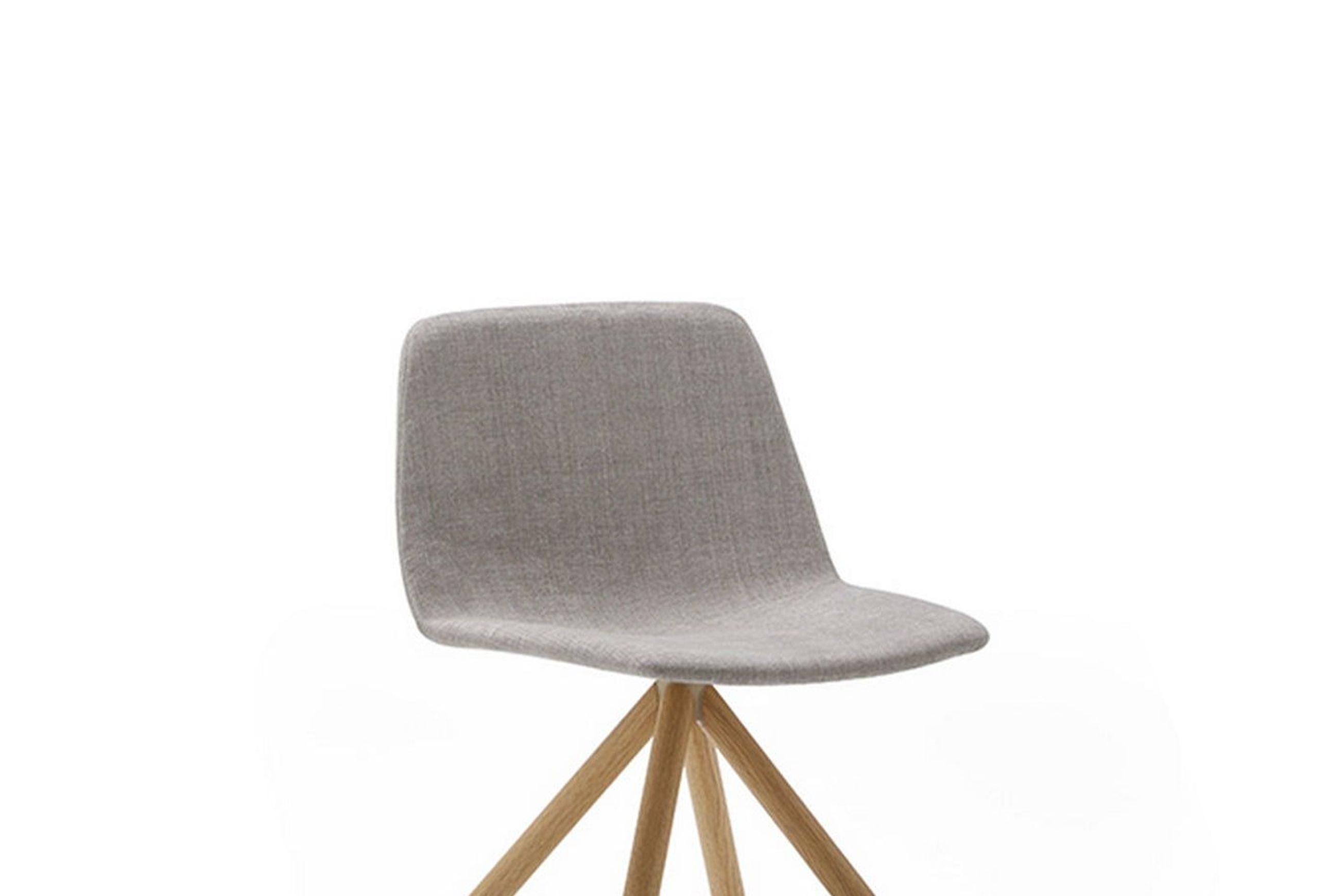 Maarten Lounge Chair - Wooden Swivel Base & Smooth Upholstery