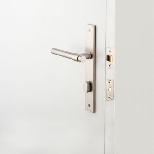 Lever on Backplate with Privacy Turn Kit