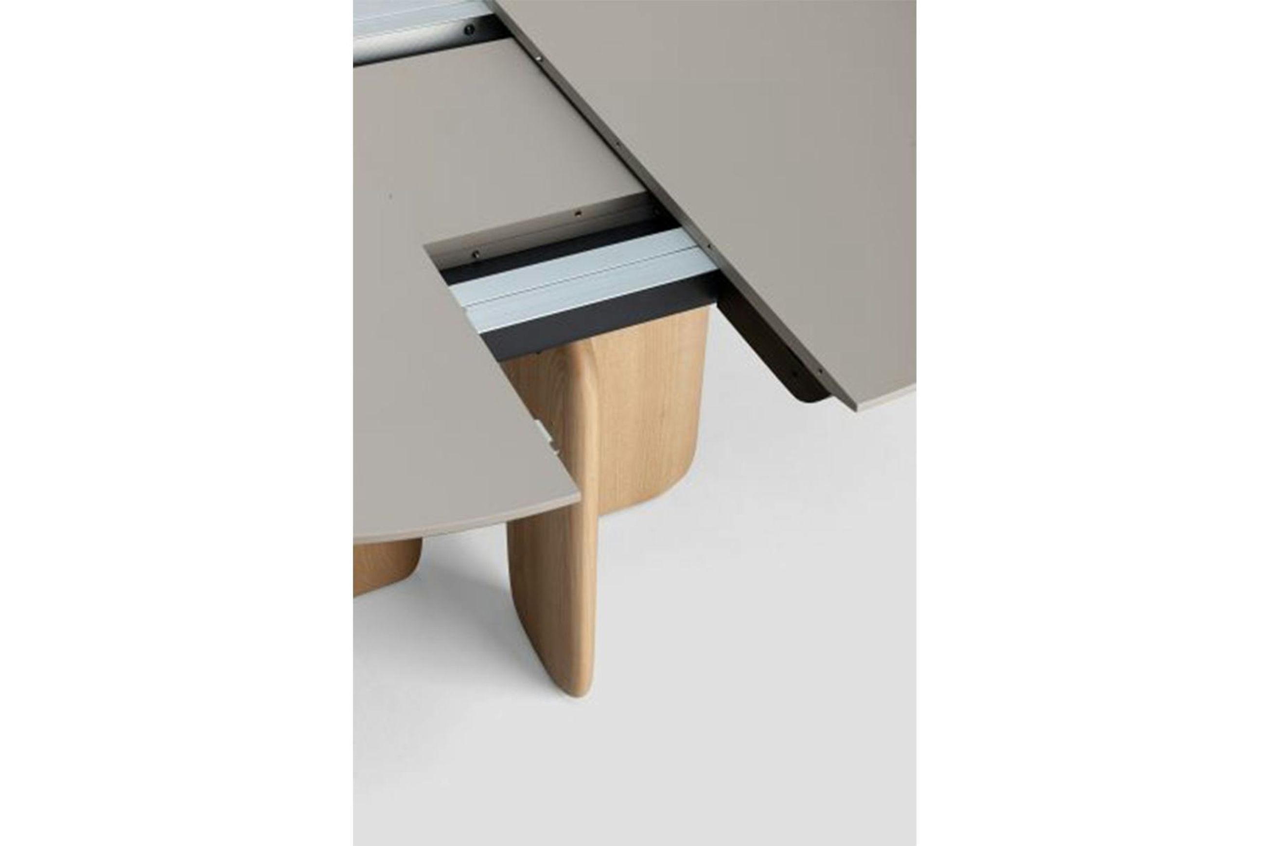Pala Dining Table