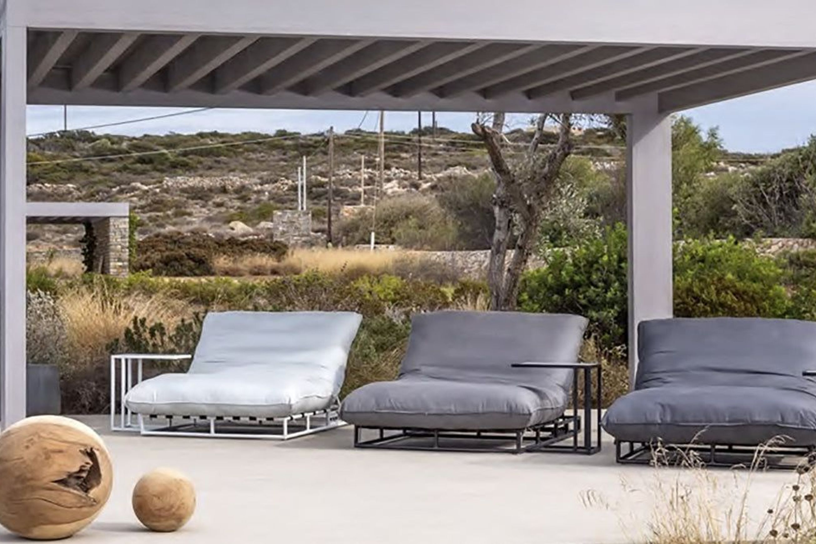 Papamoa Daybed - Lead Chine