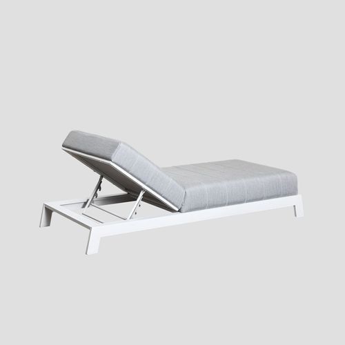 Piha Lounger - White