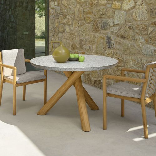 Prichi Dining Table