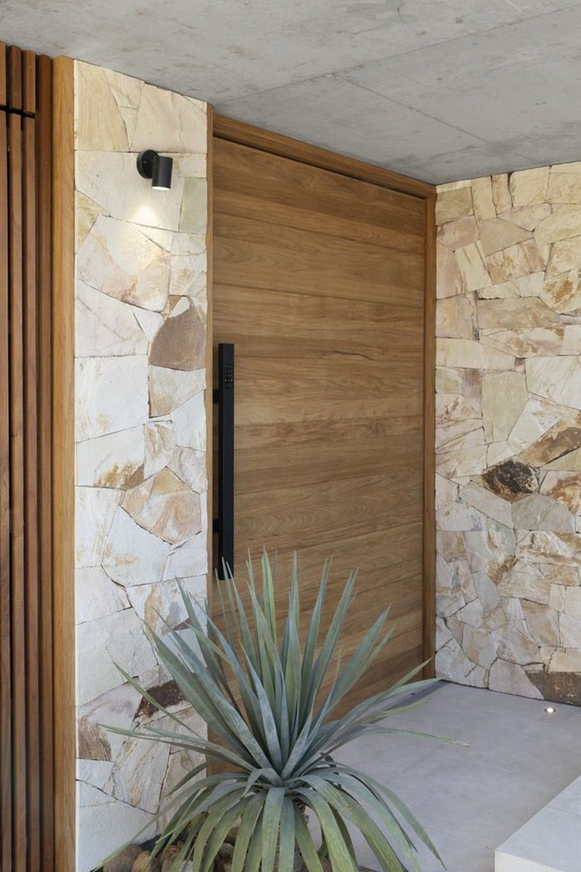 Santa Cruz Stone Wall Cladding