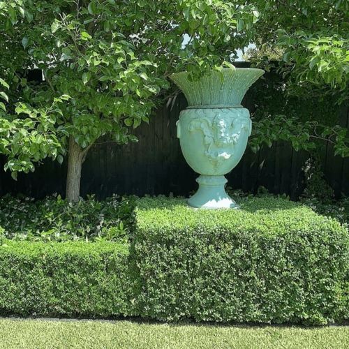 Strasbourg Urn & Plinth