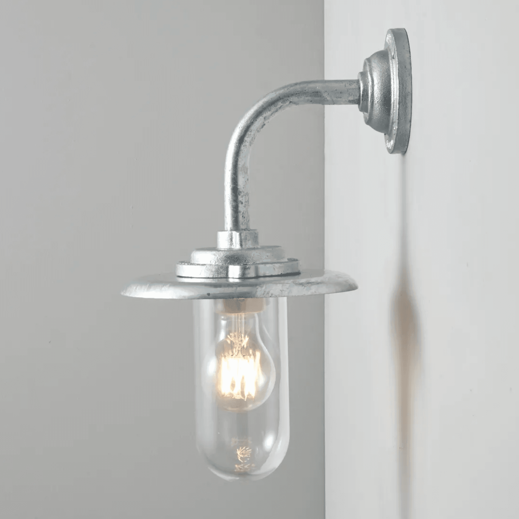 Exterior Bracket Light 7677