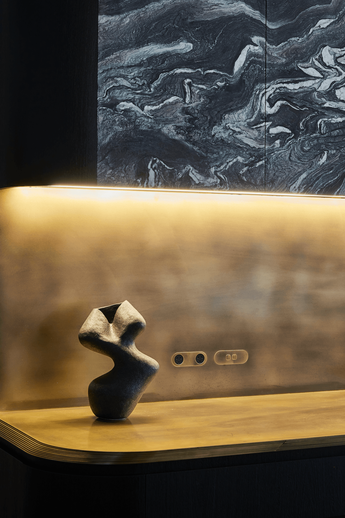 13 Carbon 4 Gang Switch Grid Faceplate