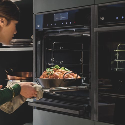 NEFF | Slide&Hide Oven with Steam