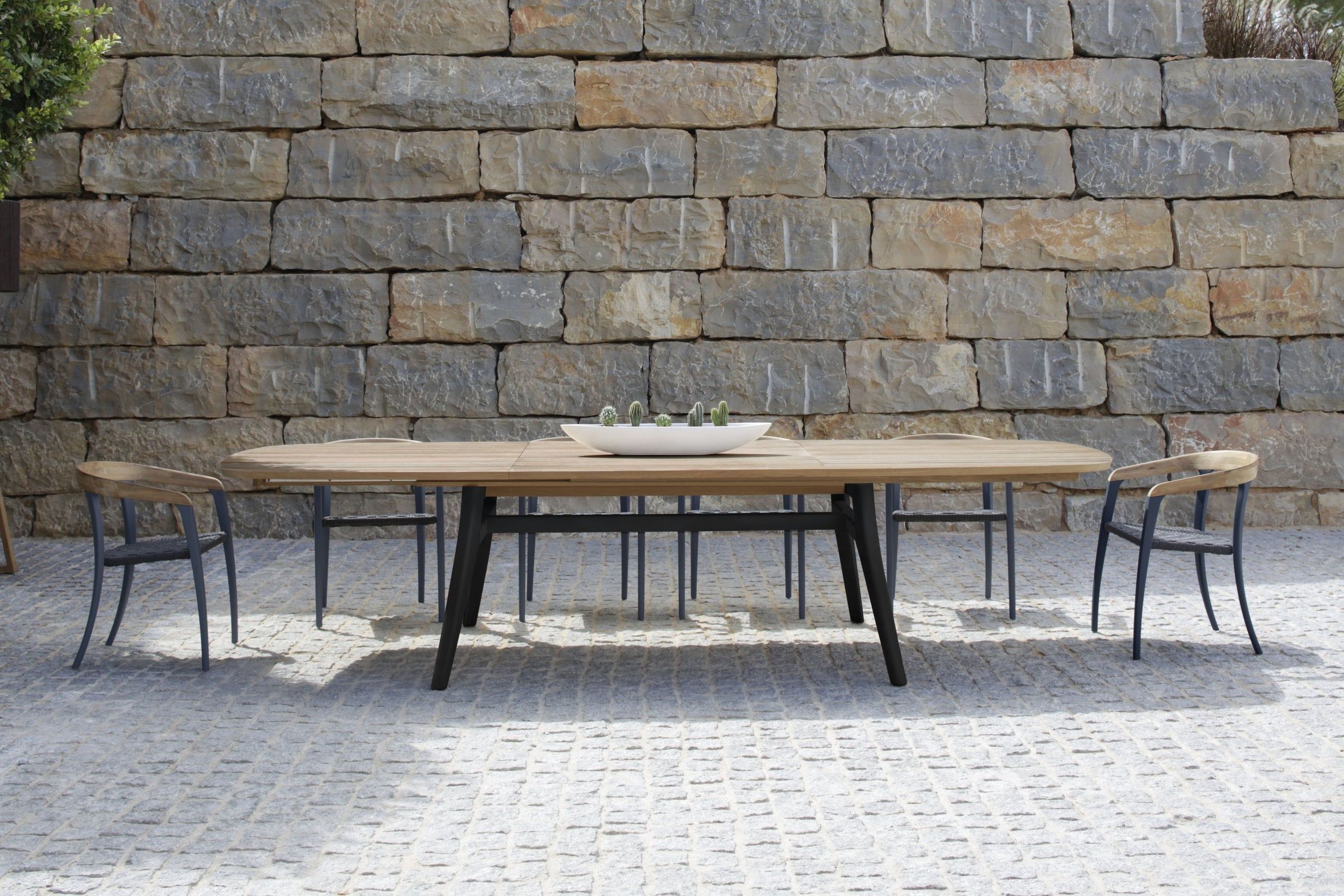 Zidiz Extendable Table by Royal Botania