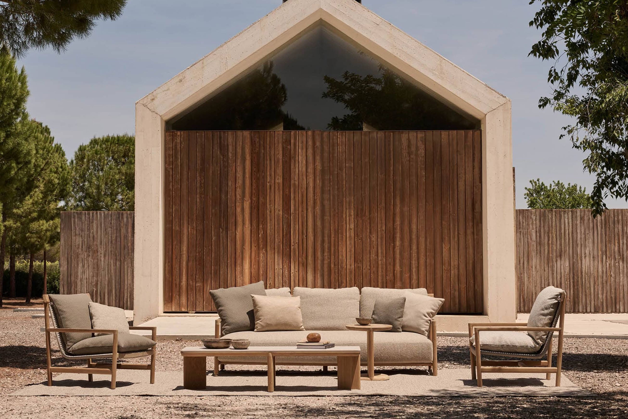 Amanu Coffee Table